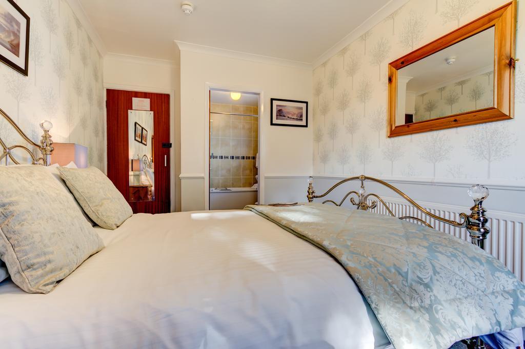 Meadfoot Guesthouse Room Only Accommodation For Adults 温德米尔 外观 照片